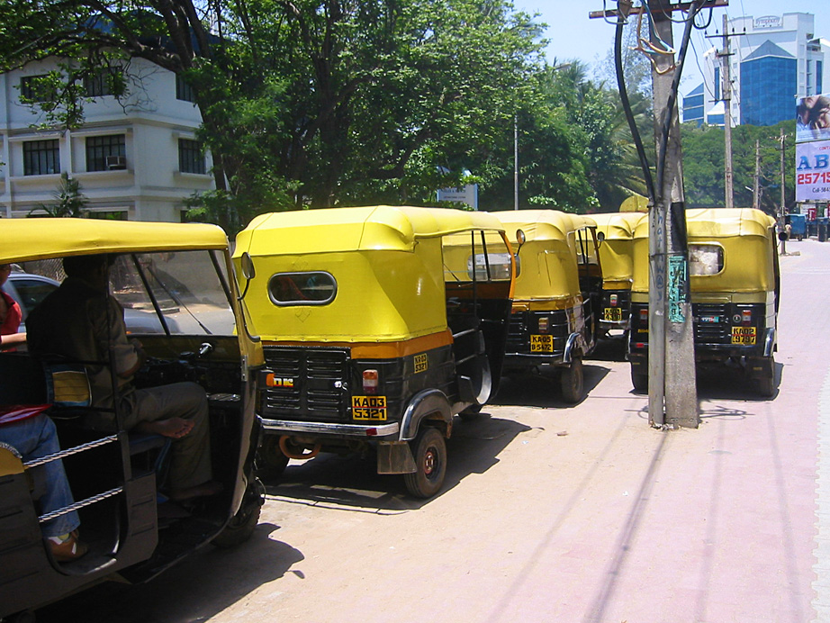 une série de Rickshaw. le prix de la course est à négocier.